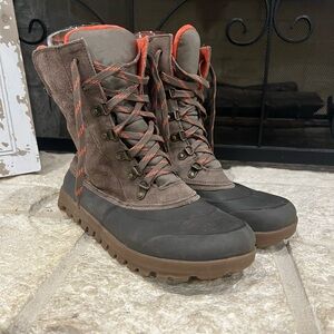 BARE TRAPP Women’s Winter Boots Size 8.5/9